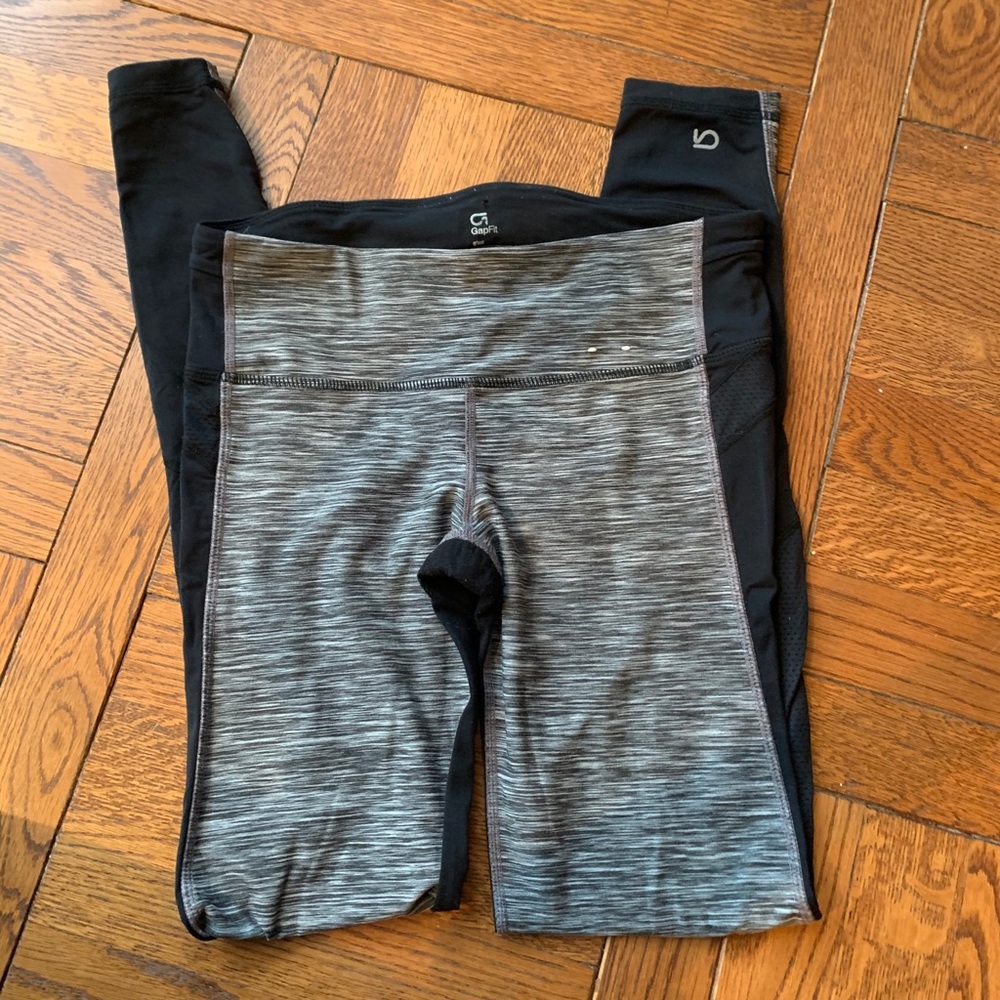 Gray workout leggings